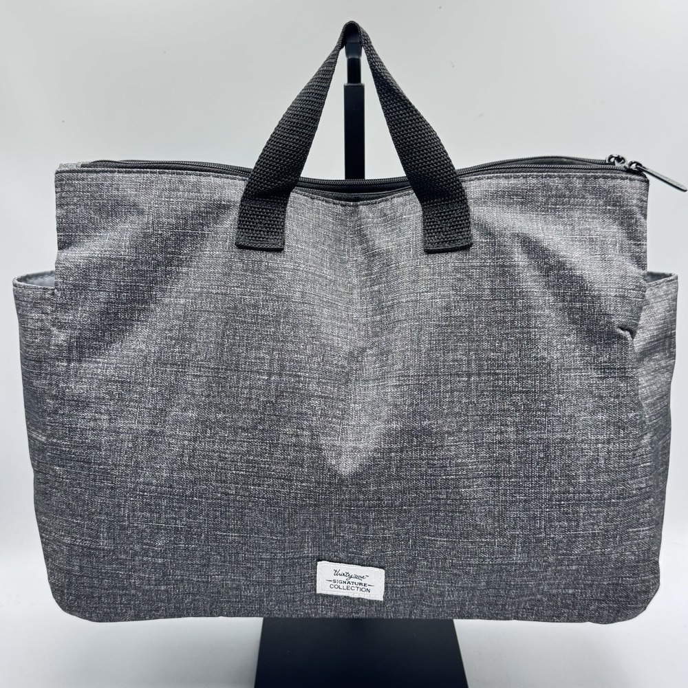 Thirty-One Signature Collection Carry Tote 2 Zipper Closure One Main Compartment